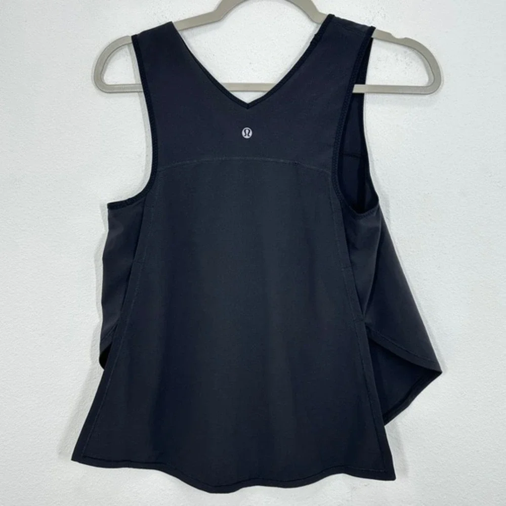 Lululemon Size 4 Tank Black Asymmetrical Hem Tank Top‎ Athleisure Workout Yoga